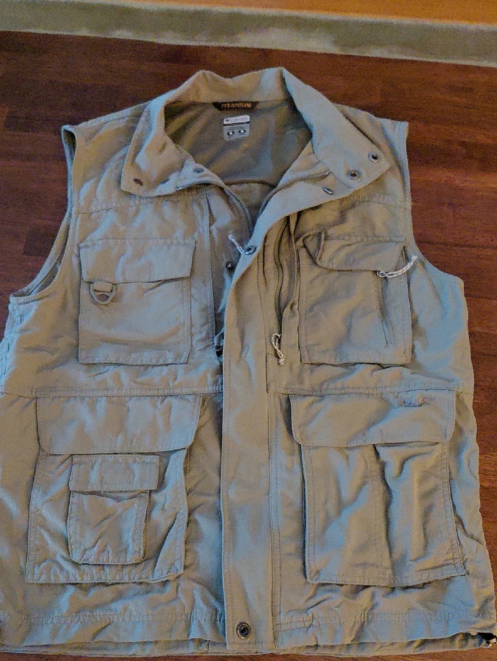 Titanium Men's Multi-Pocket Utility Vest in Khaki